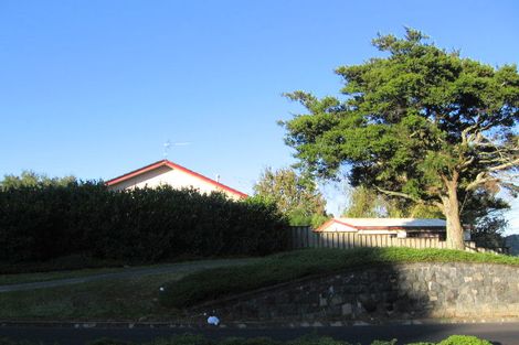 Photo of property in 1/4 De Havilland Drive, Goodwood Heights, Auckland, 2105