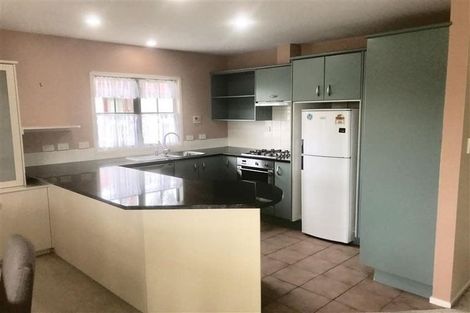 Photo of property in 28 Parkwood Crescent, Gulf Harbour, Whangaparaoa, 0930