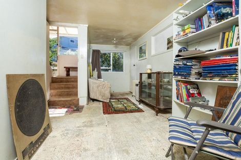 Photo of property in 35 Mcdowell Crescent, Hillcrest, Auckland, 0627