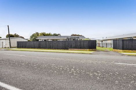 Photo of property in 70 Camberwell Road, Hawera, 4610