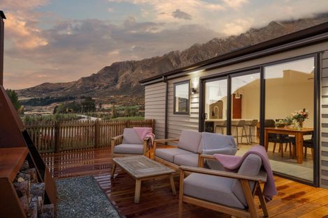 Photo of property in 43 Bannister Street, Jacks Point, Queenstown, 9371