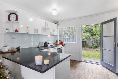 Photo of property in 3/19a Verbena Road, Birkdale, Auckland, 0626