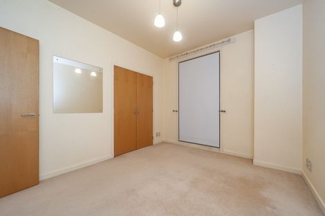 Photo of property in Endeavour Apartments, 8/125 Thorndon Quay, Pipitea, Wellington, 6011