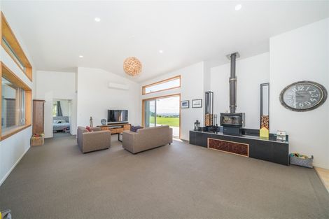 Photo of property in 8 Ridgeview Road, Aokautere, Palmerston North, 4471