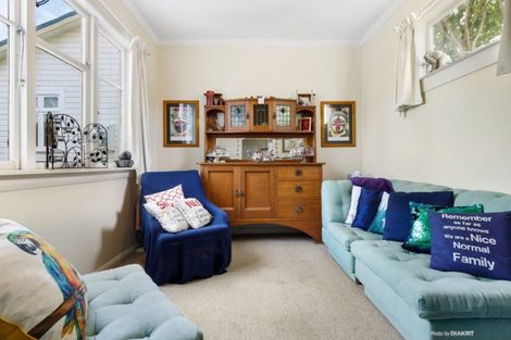 Photo of property in 199 Sutherland Road, Lyall Bay, Wellington, 6022