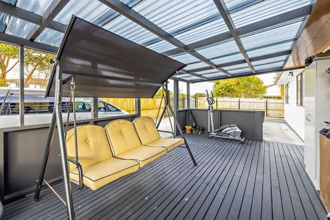 Photo of property in 1/12 Silver Creek Road, Weymouth, Auckland, 2103