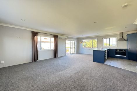 Photo of property in 40a Landsdowne Terrace, Karori, Wellington, 6012
