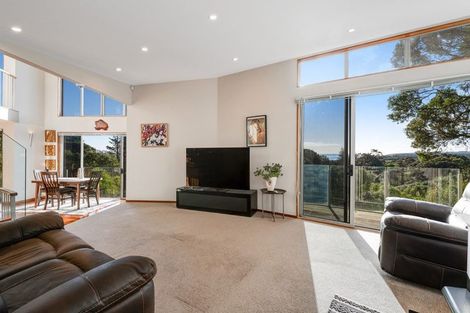 Photo of property in 10 Waitea Road, Muriwai, Waimauku, 0881