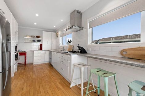 Photo of property in 31 Rosario Crescent, Red Beach, 0932