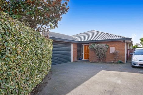 Photo of property in 2/170c Yaldhurst Road, Sockburn, Christchurch, 8042