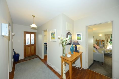 Photo of property in 27 Glenharrow Avenue, Avonhead, Christchurch, 8042