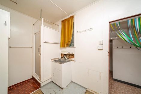 Photo of property in 27 Gloag Street, Waverley, 4510