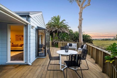 Photo of property in 2/14 Charles Street, Hauraki, Auckland, 0622