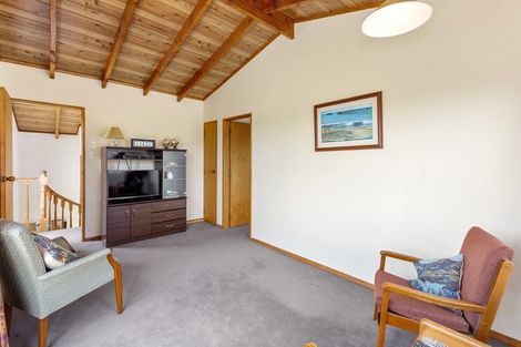 Photo of property in 8 Main Road, Raglan, 3225