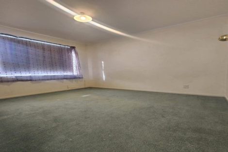 Photo of property in 1/34 Darren Crescent, Half Moon Bay, Auckland, 2012