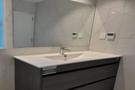 Photo of property in 36a Jandell Crescent, Bucklands Beach, Auckland, 2014