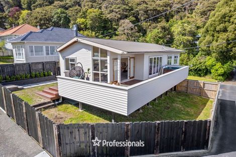 Photo of property in 215 Whites Line East, Waiwhetu, Lower Hutt, 5010