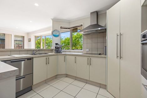 Photo of property in 120 Doncaster Drive, Papamoa Beach, Papamoa, 3118