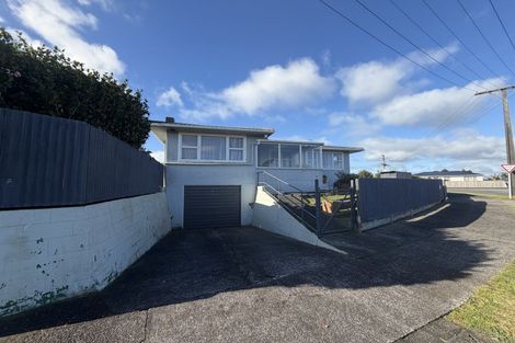 Photo of property in 6 Ranfurly Street, Waitara, 4320