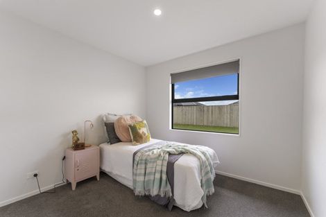 Photo of property in 16 Eileen Way, Rolleston, 7615