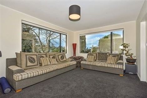 Photo of property in 2/51 Knightsbridge Drive, Forrest Hill, Auckland, 0620