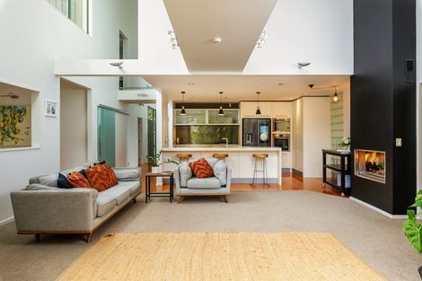 Photo of property in 11a Woodfern Crescent, Titirangi, Auckland, 0604