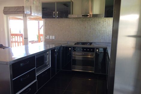 Photo of property in 15 Ennis Avenue, Pakuranga Heights, Auckland, 2010