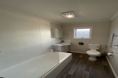 Photo of property in 38 Suzanne Grove, Kelvin Grove, Palmerston North, 4414