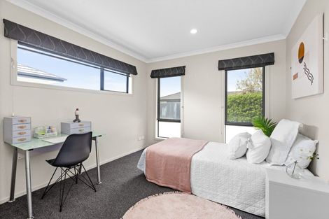 Photo of property in 19 Haast Place, Poraiti, Napier, 4112