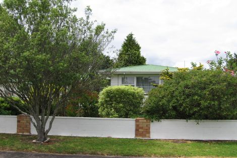 Photo of property in 8 Kenley Place, Avondale, Auckland, 1026