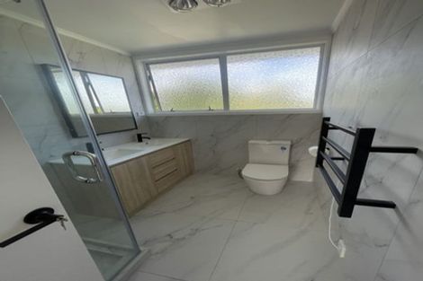 Photo of property in 1/22 Edgeworth Road, Glenfield, Auckland, 0629