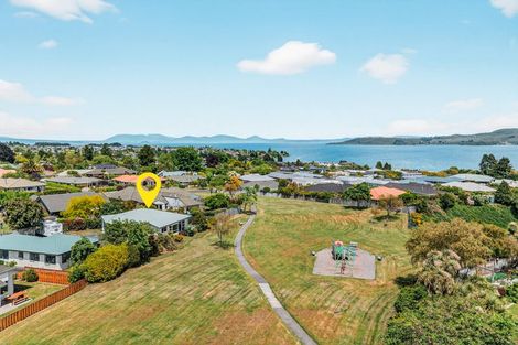 Photo of property in 2/35 Fairview Terrace, Waipahihi, Taupo, 3330