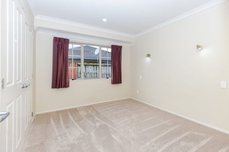 Photo of property in 32 Miers Glade, Rototuna North, Hamilton, 3210