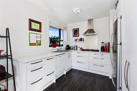 Photo of property in 11 Fairmont Place, Hornby, Christchurch, 8042