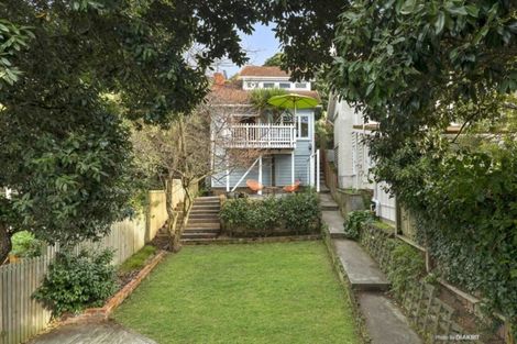 Photo of property in 161 Sutherland Road, Lyall Bay, Wellington, 6022