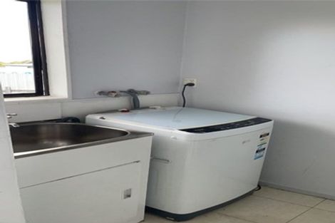 Photo of property in 76 Shifnal Drive, Randwick Park, Auckland, 2105