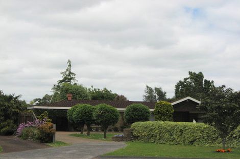 Photo of property in 14 Framalda Place, Conifer Grove, Takanini, 2112