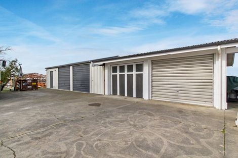 Photo of property in 65 Timaru Road, Waimate, 7924