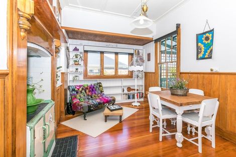 Photo of property in 106 Forest Lake Road, Forest Lake, Hamilton, 3200