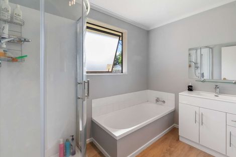 Photo of property in 28 Aldershot Place, Nawton, Hamilton, 3200