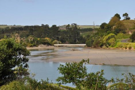 Photo of property in 11 Second Avenue, Urenui, 4377