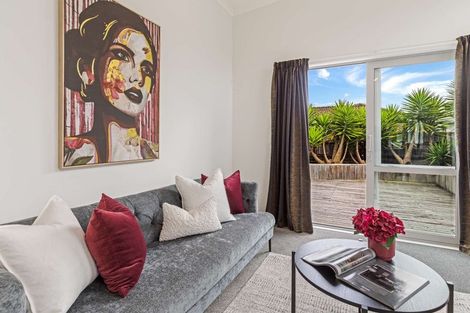 Photo of property in 24 Rangitira Avenue, Palmerston North, 4414