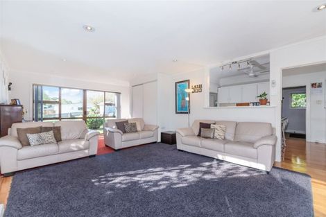 Photo of property in 48 Evans Road, Glen Eden, Auckland, 0602