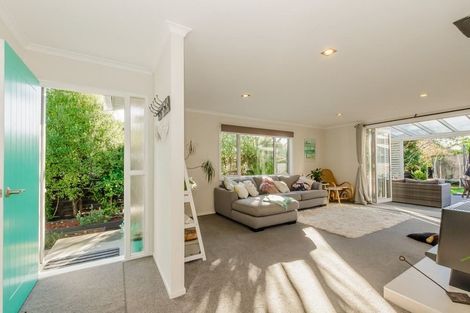 Photo of property in 16 Kanawa Street, Waikanae, 5036