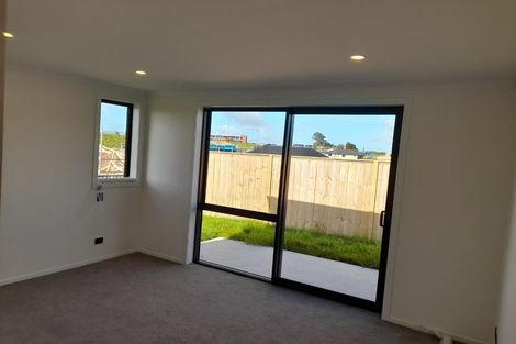 Photo of property in 10 Kenehi Road, Karaka, 2124