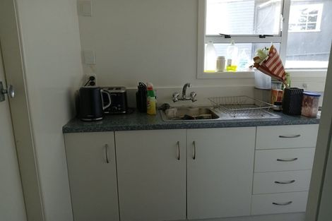 Photo of property in 1/10 Mckelvey Place, Tawa, Wellington, 5028