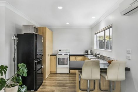 Photo of property in 2/69 Bay Street, Red Beach, 0932