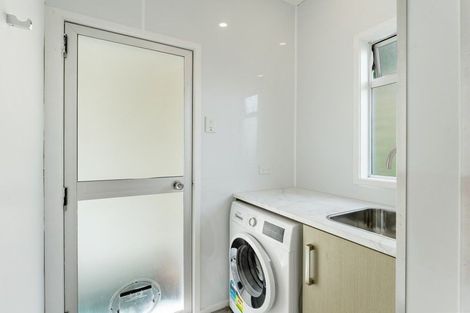 Photo of property in 41 Queens Road, Glen Avon, New Plymouth, 4312