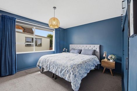 Photo of property in 2/17b Prestons Road, Redwood, Christchurch, 8051