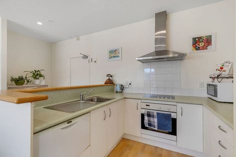 Photo of property in Stadium Garden Flats, 402/107 Thorndon Quay, Pipitea, Wellington, 6011